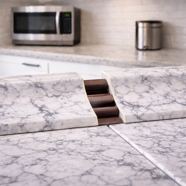 ЛАЙСТНА КУХНЕНСКИ ПЛОТ 40ММ TC11 СИМЕ